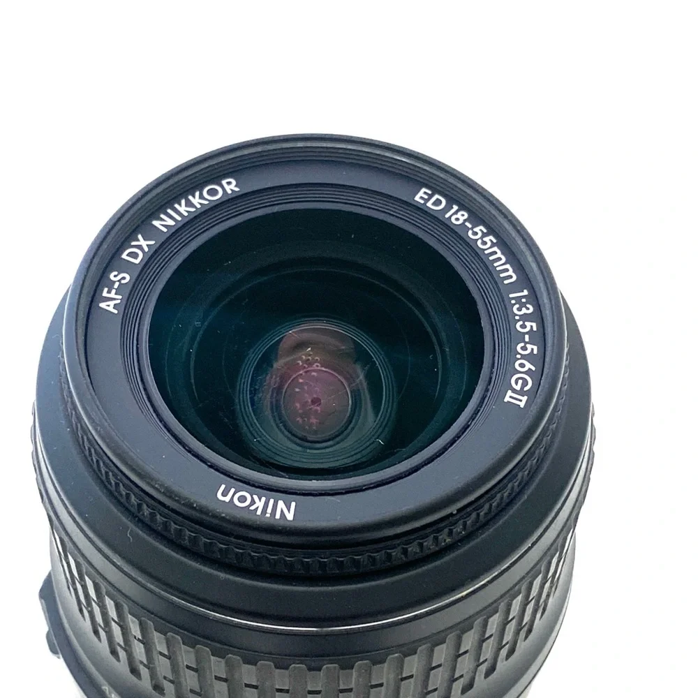 NIKON AF-S DX NIKKOR ED 18-55mm f/1:3.5 - 5.6 G II Aspherical Camera Lens
